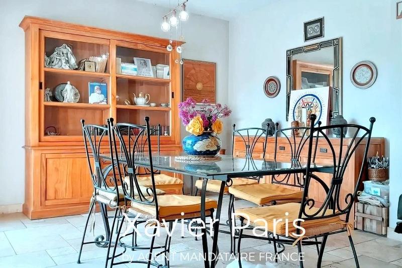 Maison - 228 m² - 7 pièces