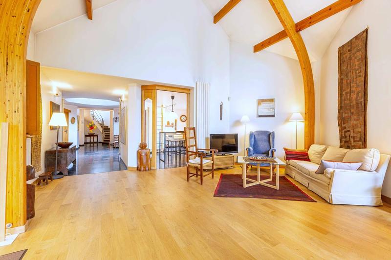 Maison - 230 m² - 6 pièces