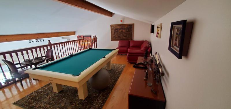 Villa - 242 m² - 7 pièces