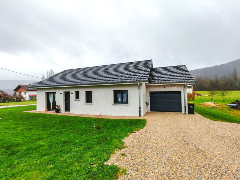 Maison - 98 m² - 5 pièces