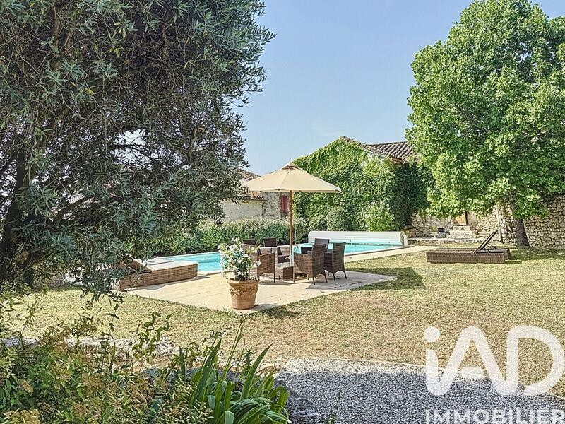 Maison de village - 260 m² - 8 pièces