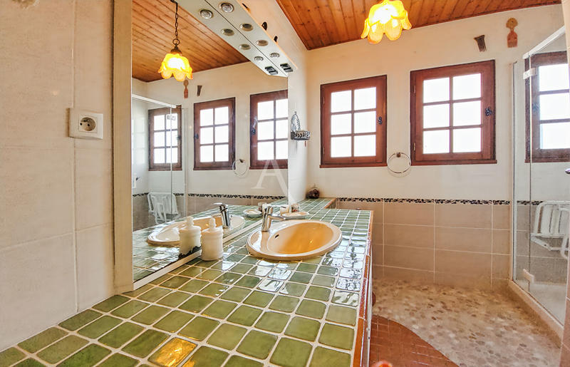 Maison - 170 m² - 6 pièces