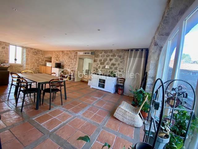 Demeure - 290 m² - 7 pièces