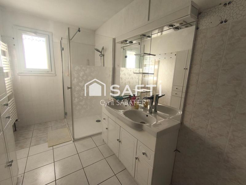 Maison - 140 m² - 8 pièces