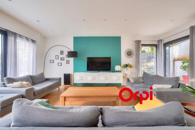 Maison - 319 m² - 6 pièces