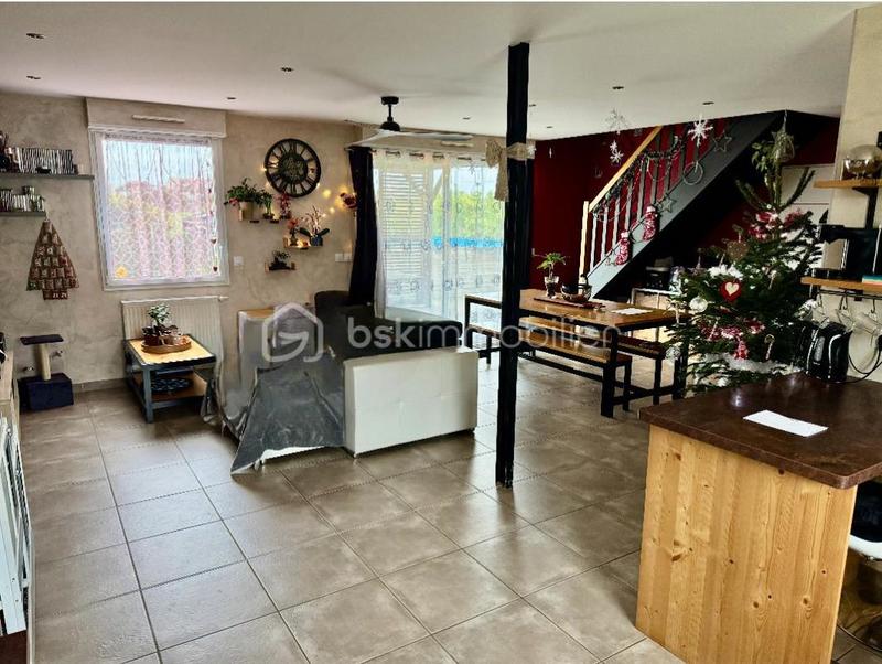 Maison - 90 m² - 4 pièces