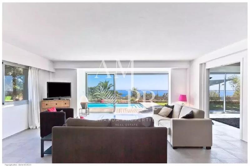 Villa - 187 m² - 6 pièces