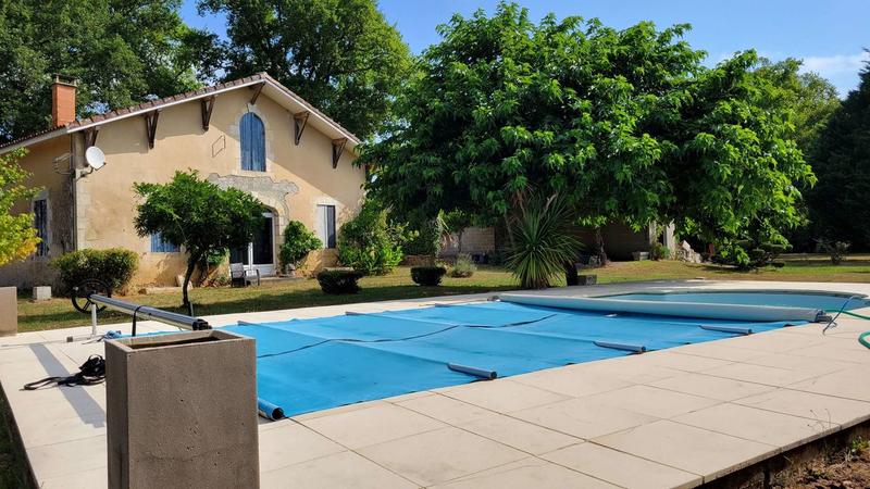 Maison en pierre - 280 m² - 7 pièces