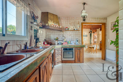 Maison - 220 m² - 9 pièces