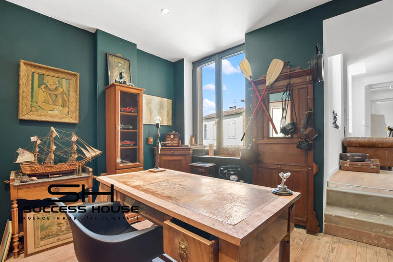 Maison - 293 m² - 7 pièces