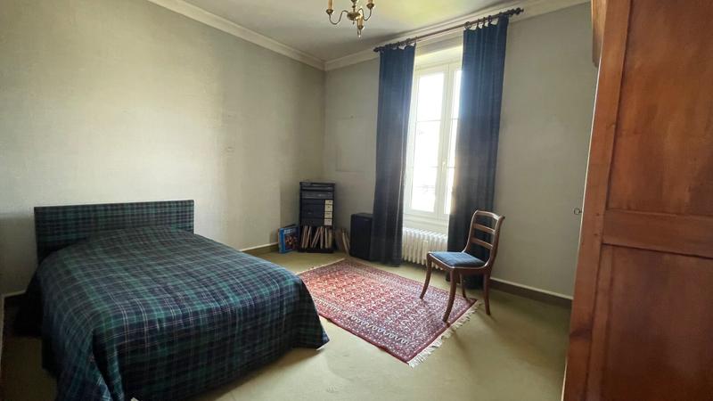 Maison - 210 m² - 11 pièces