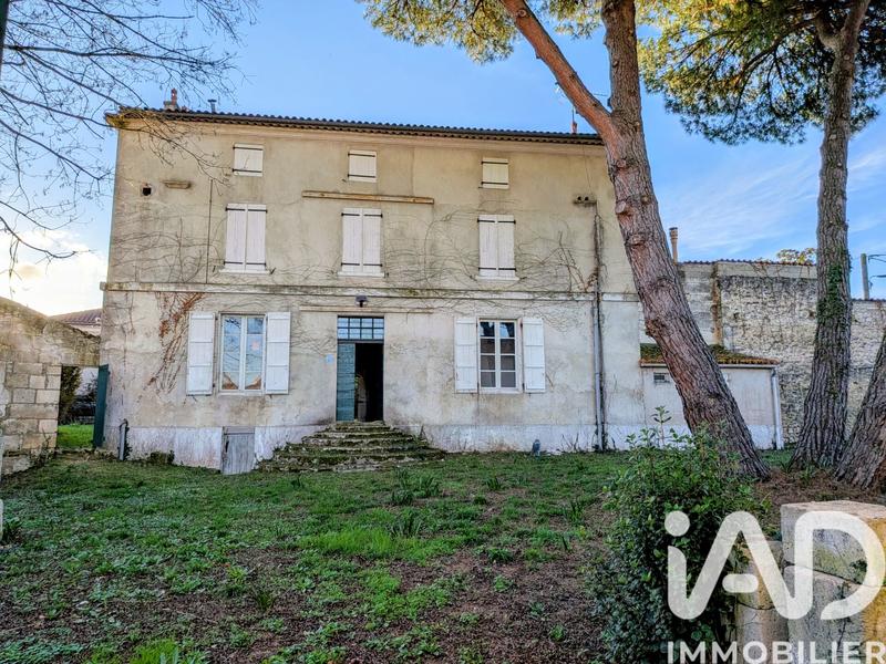 Maison - 235 m² - 10 pièces