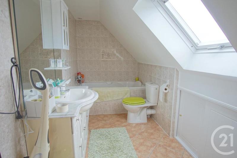 Pavillon - 137 m² - 7 pièces