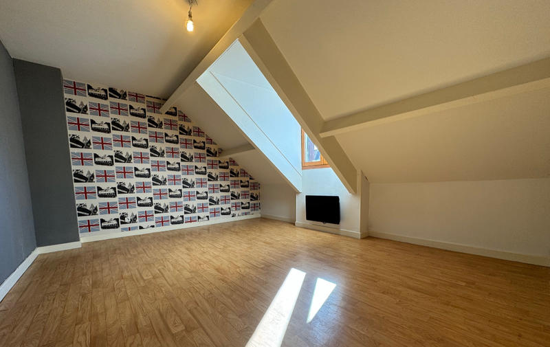 Maison - 121 m² - 6 pièces