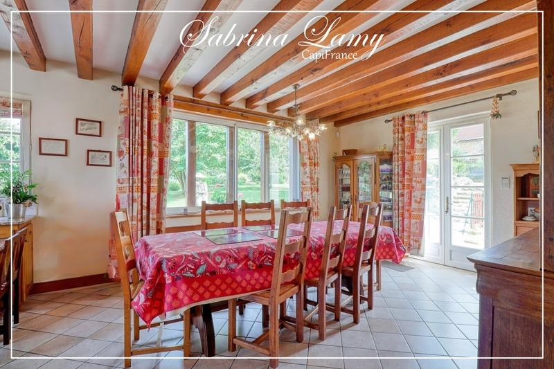 Propriété - 214 m² - 10 pièces