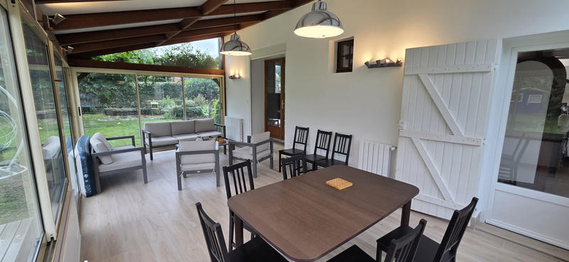 Propriété - 205 m² - 9 pièces