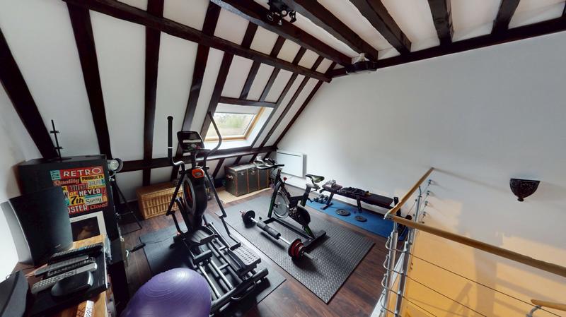 Maison traditionnelle - 161 m² - 6 pièces