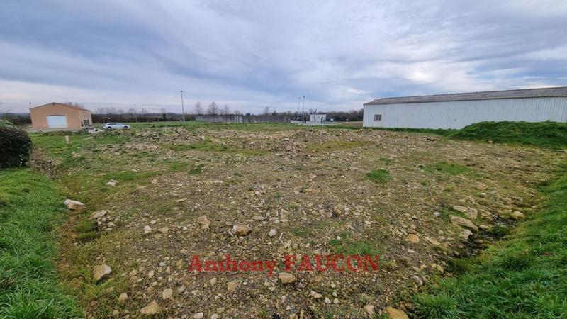 Terrain industriel - 2 176 m²