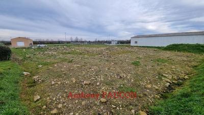 Terrain industriel - 2 176 m²