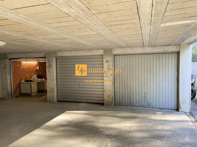 Parking / Garage - 13 m²