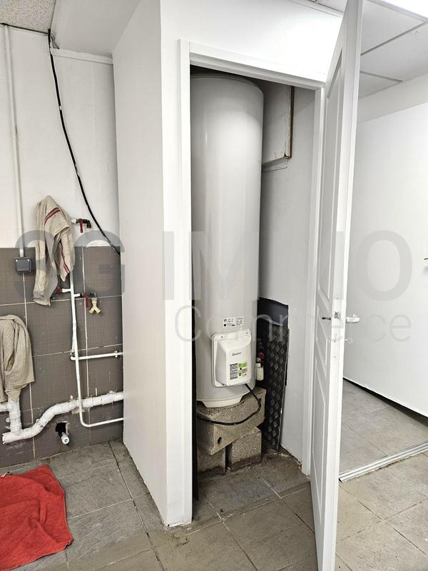 Local commercial - 303 m² - 10 pièces