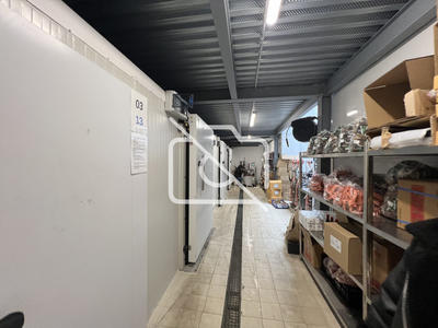 Entrepôt - 673 m²