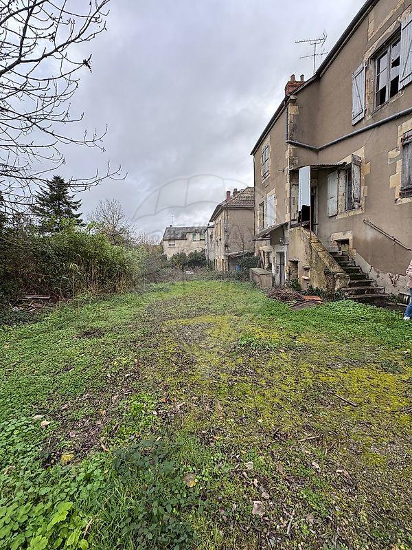 Immeuble - 211 m² - 10 pièces