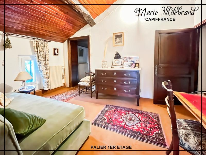 Maison - 200 m² - 6 pièces