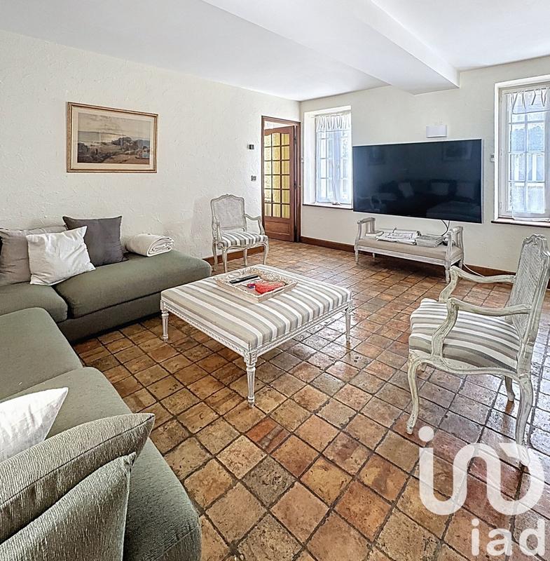 Maison de village - 570 m² - 15 pièces