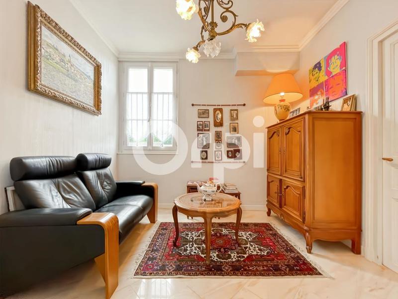 Maison - 203 m² - 7 pièces