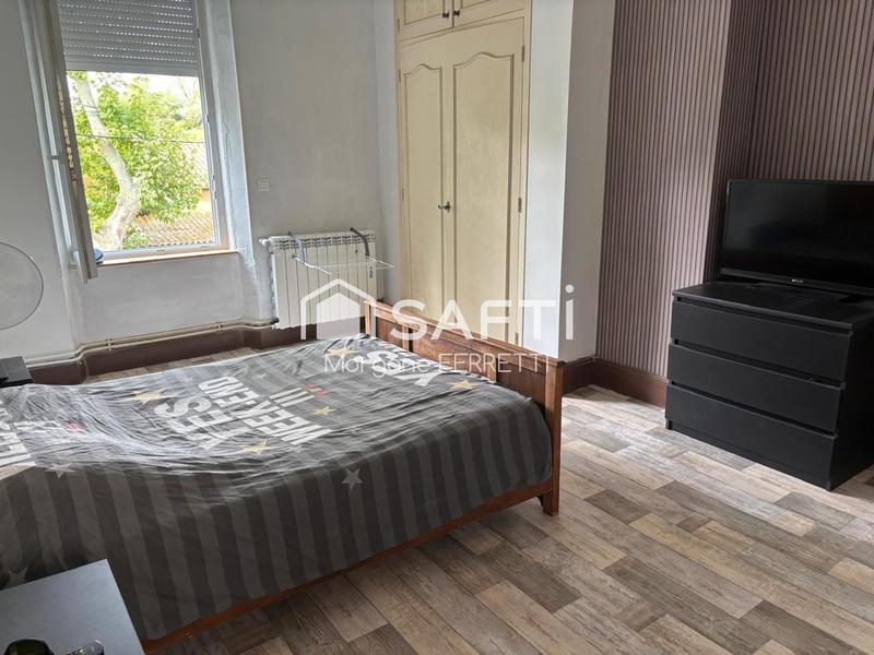 Maison - 260 m² - 9 pièces