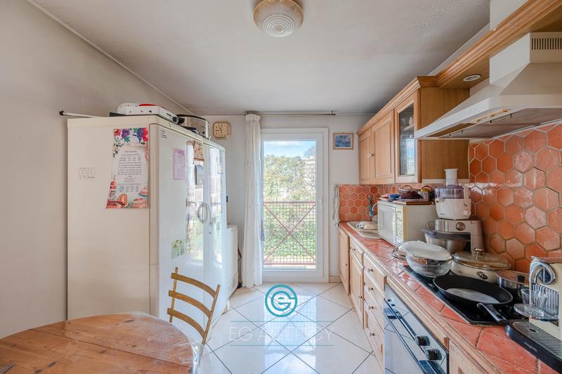 Appartement - 100 m² - 5 pièces