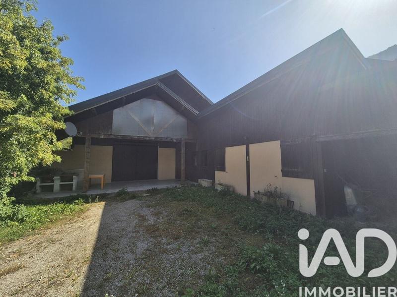 Maison - 209 m² - 7 pièces