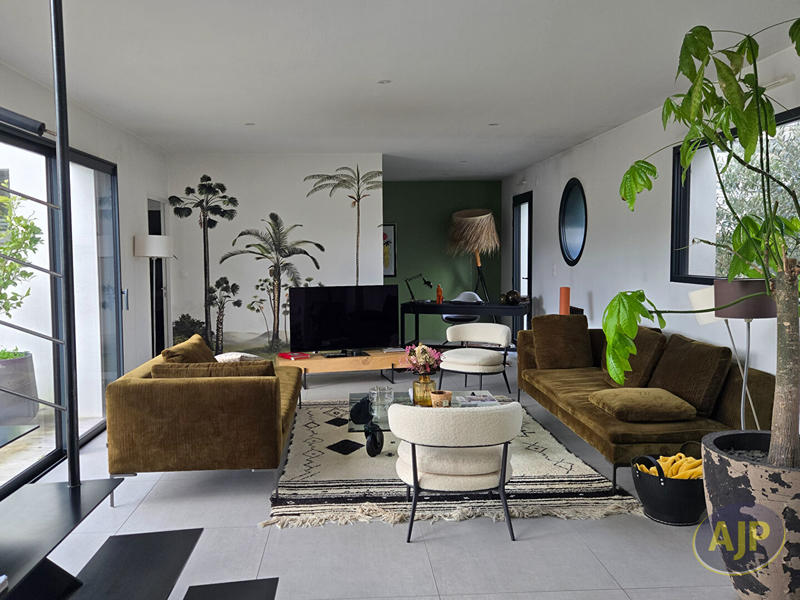 Villa - 180 m² - 8 pièces