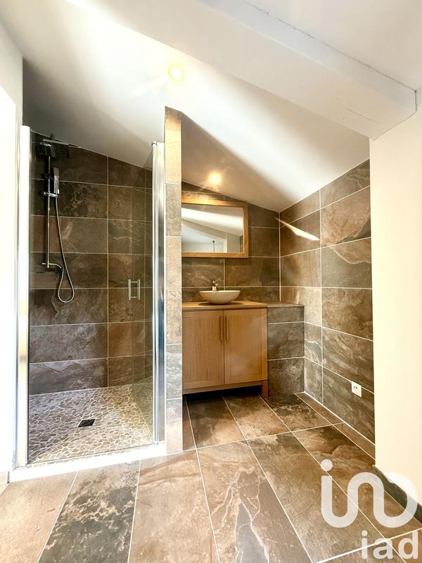 Maison - 320 m² - 9 pièces