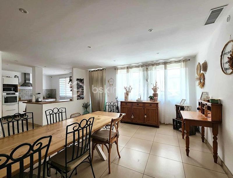 Maison - 246 m² - 10 pièces