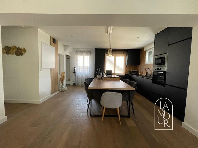 Appartement - 155 m² - 7 pièces