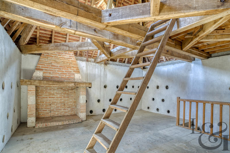 Maison - 208 m² - 9 pièces