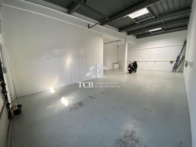 Local d'activités - 174 m²