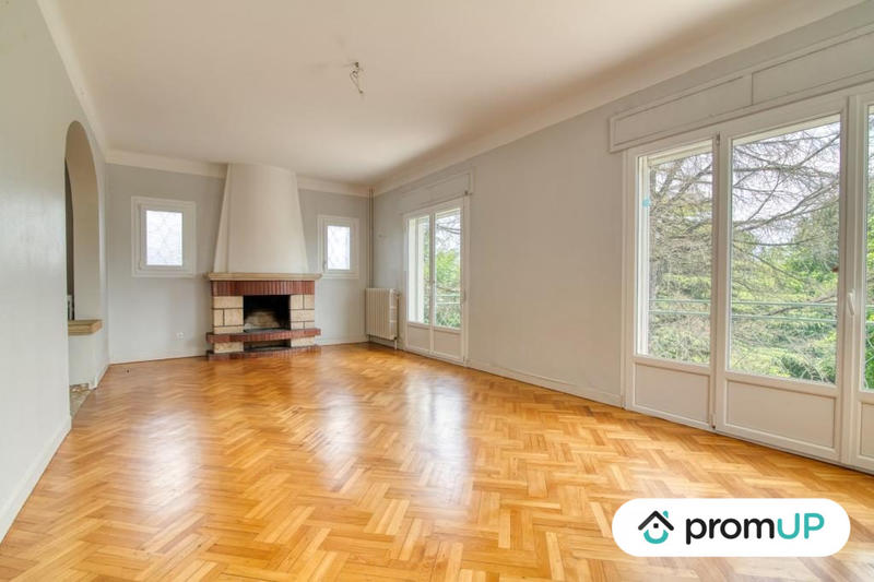 Maison - 180 m² - 5 pièces