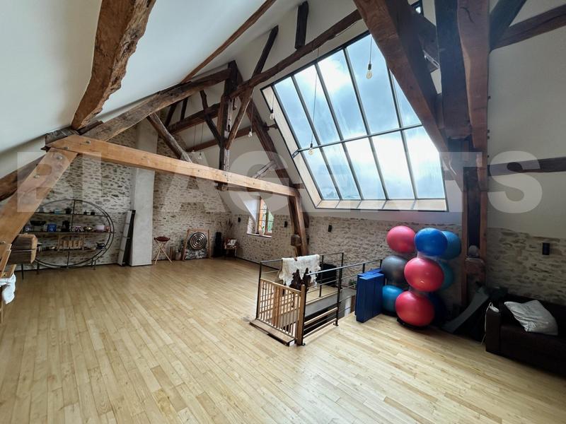 Maison - 248 m² - 8 pièces