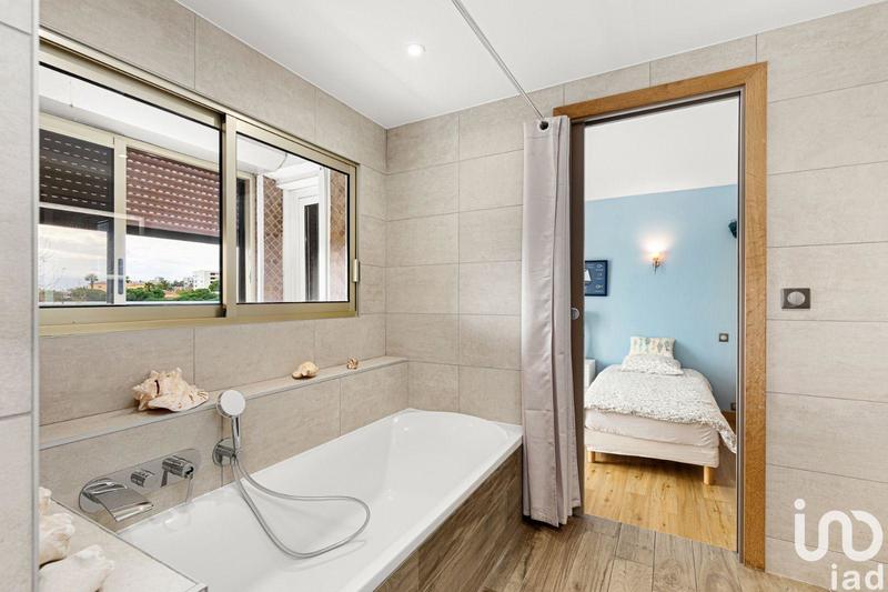 Appartement - 90 m² - 4 pièces