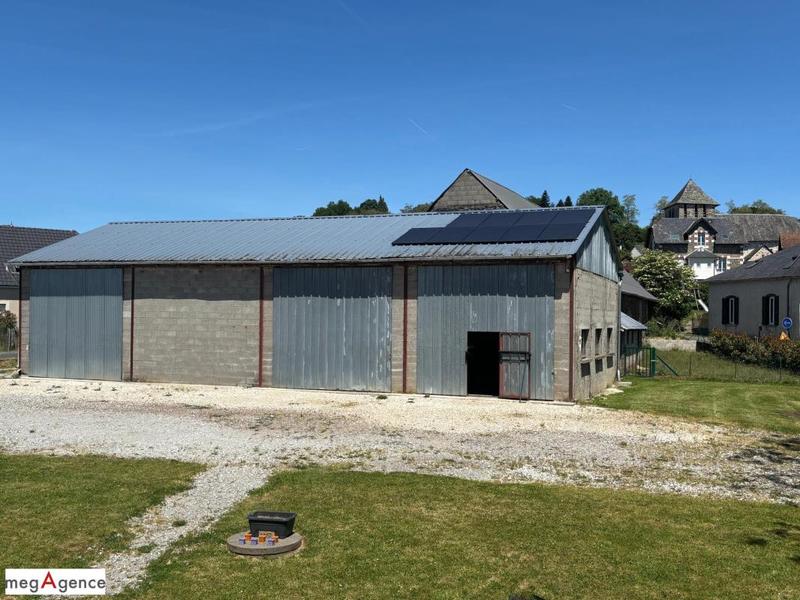 Grange - 553 m² - 3 pièces