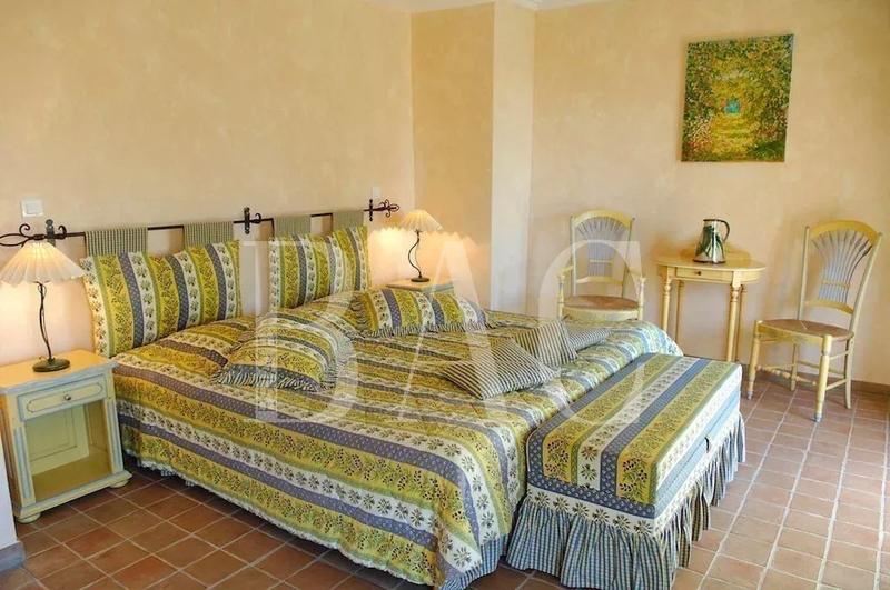 Villa - 750 m² - 10 pièces