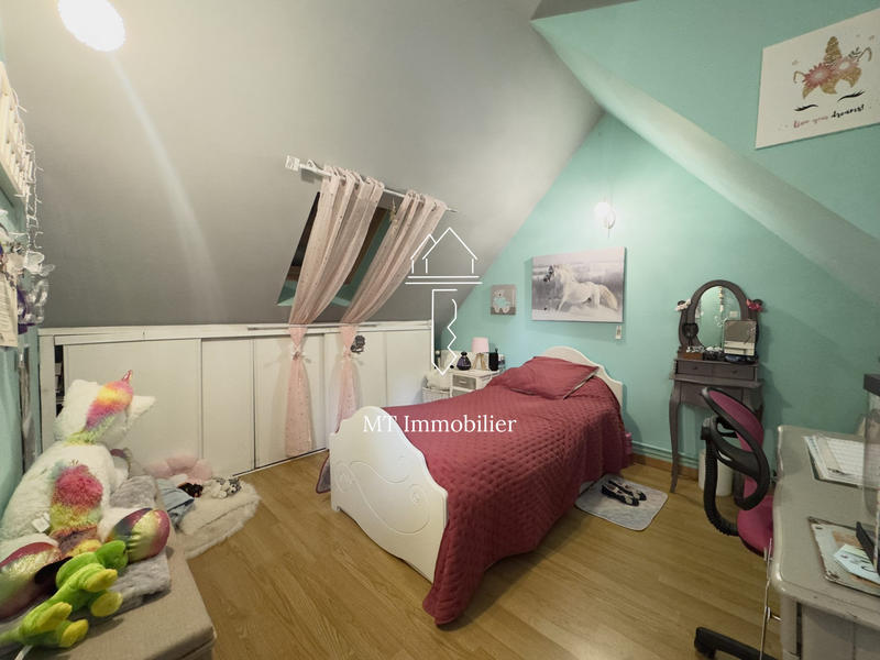 Maison - 215 m² - 9 pièces