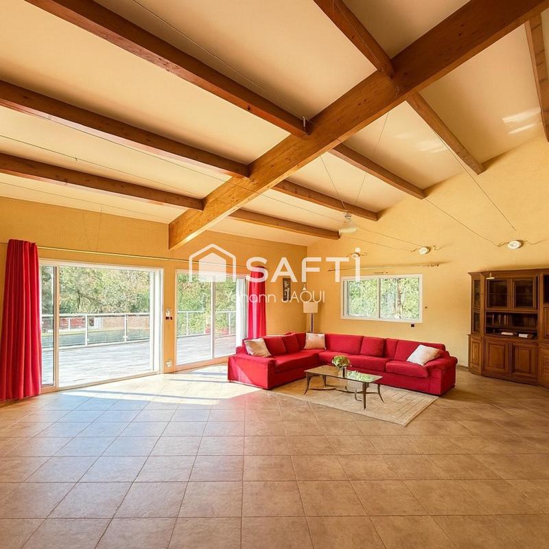 Maison - 570 m² - 14 pièces