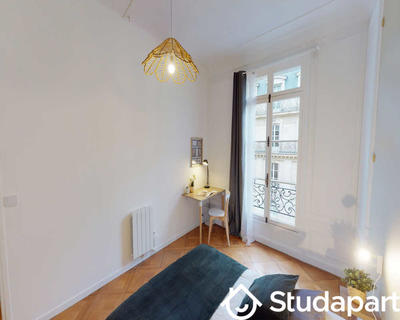 Chambre - 150 m² - 1 pièce