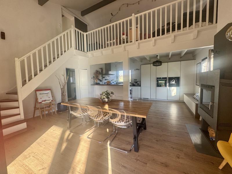 Maison - 159 m² - 5 pièces