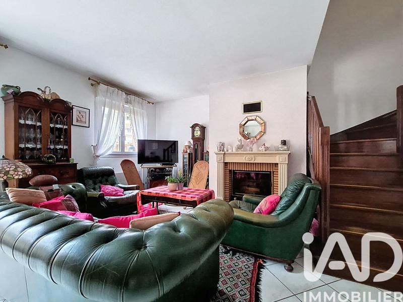 Maison - 99 m² - 5 pièces