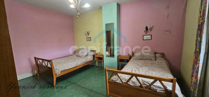 Maison - 244 m² - 9 pièces